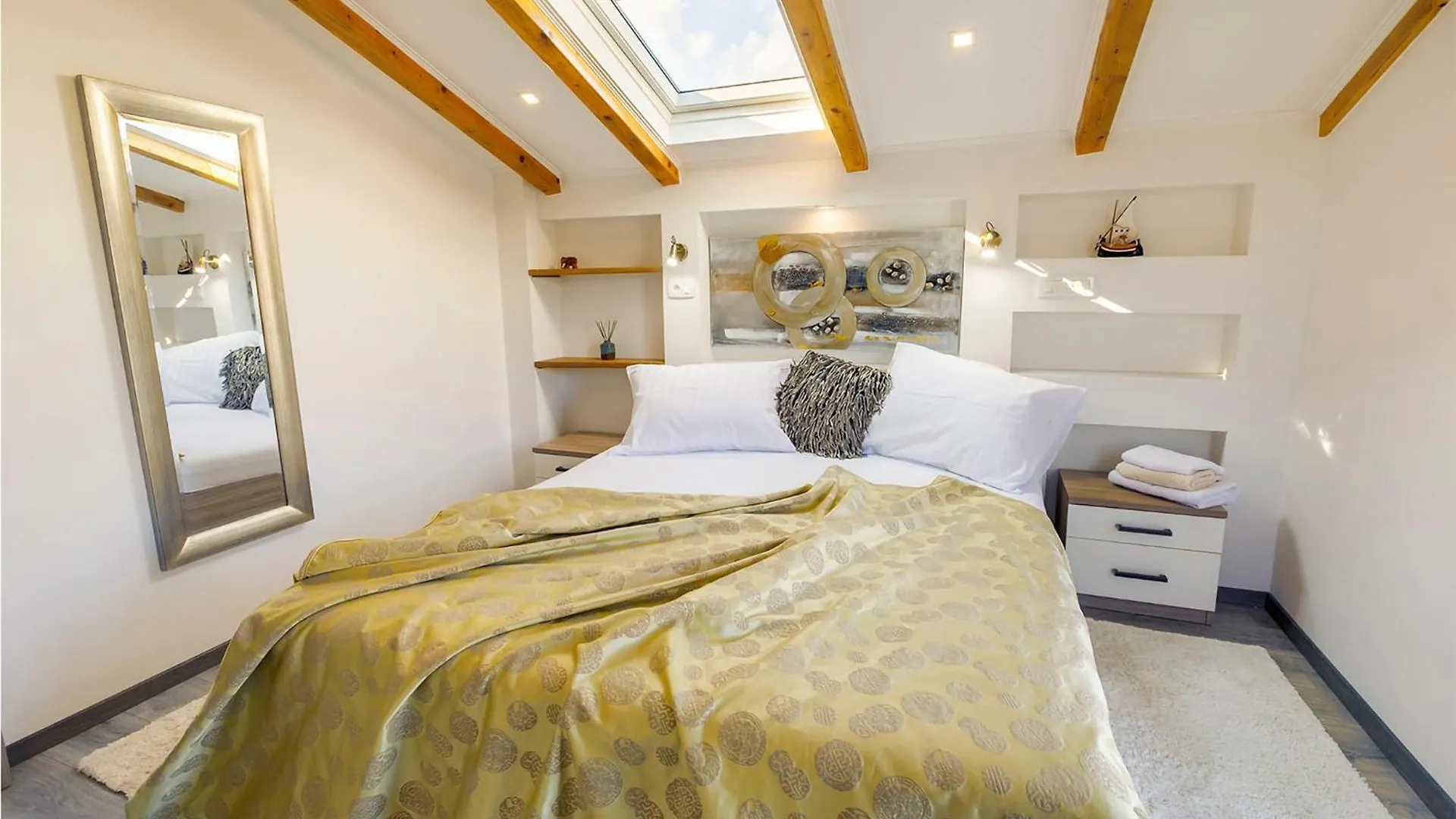 4 Bedroom Cozy Home In Σπλιτ 0*,  Κροατία